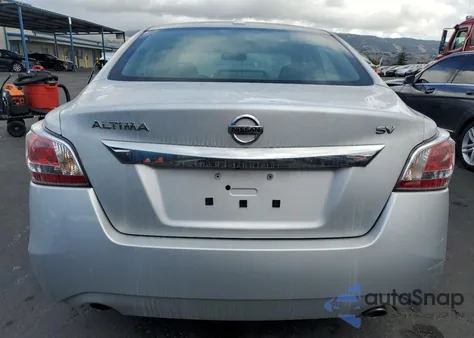 2015 Nissan Altima 2.5 z USA, uszkodzony, nr VIN 1N4AL3AP2FC229270